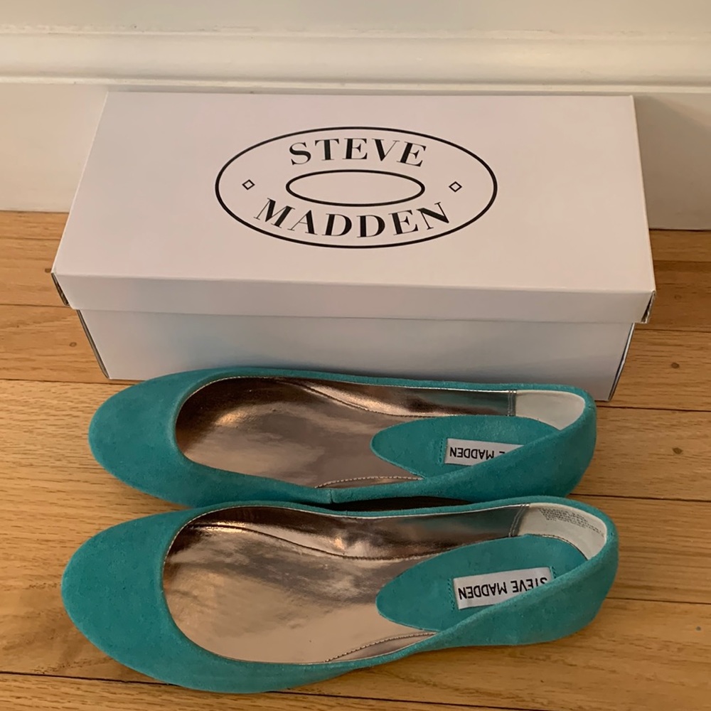 Steve Madden, women size 9 1/2 suede ballet flats -NEW IN BOX